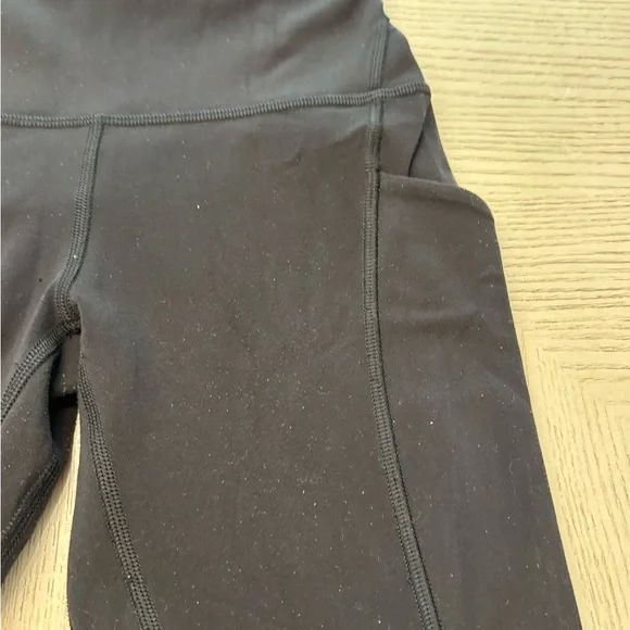 Lululemon Black‎ Leggings Sz 2 - Picture 6 of 8